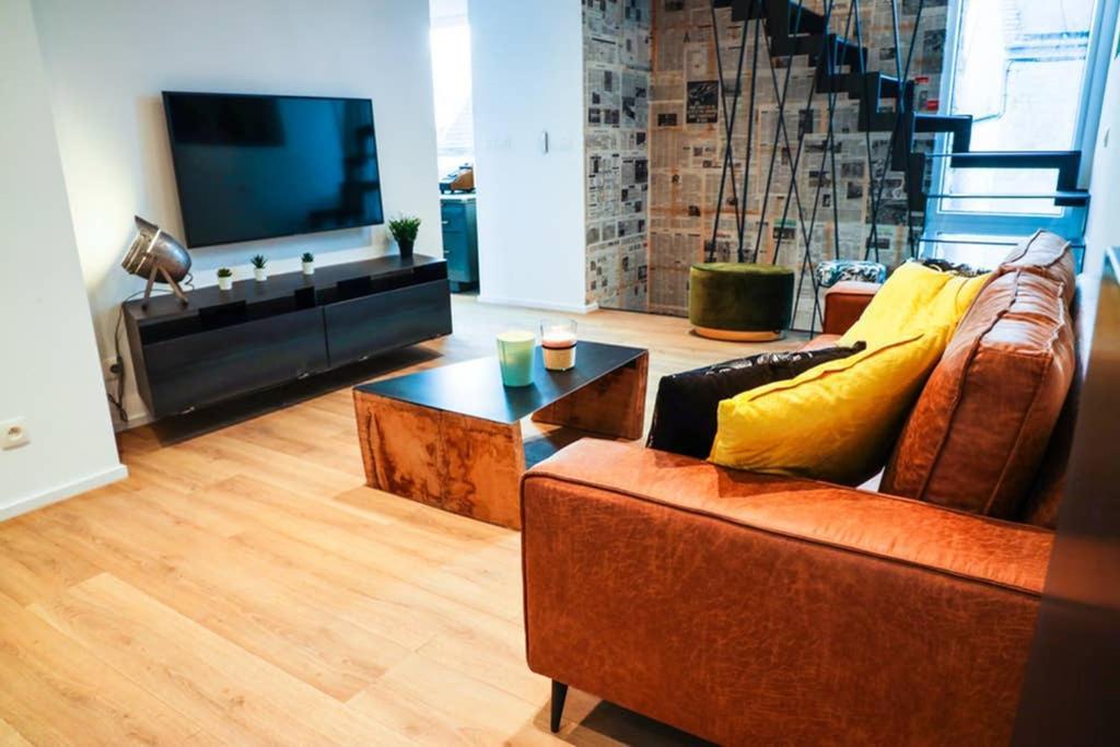 Amazon Corten Marche-en-Famenne Exteriér fotografie