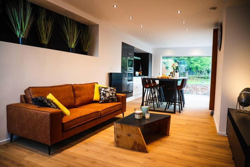 Amazon Corten Marche-en-Famenne Exteriér fotografie